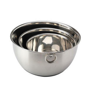 <b>Set</b> <b>of</b> 3 Stainless Steel <b>Mixing</b> <b>Bowls</b> with Non-slip Bottom - Product Image 3