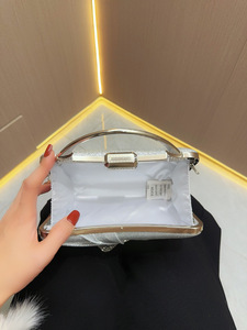 Pochette de soirée pour femme avec motif diamants plissés, bandoulière unique, fermeture éclair, en polyester, pour événements et dîners - Tanjing - Product Image 3