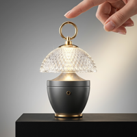Lampe de table LED d'ambiance moderne de luxe avec abat-jour en cristal et diamant, poignée en métal, commande tactile, sans fil et rechargeable