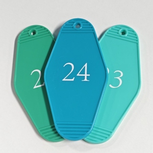 Design Custom Logo Keychain Classic Vintage Hotel and Motel Sign Acrylic Plastic with Zinc Alloy Metal for Numbers Anime Style - Product Image 2