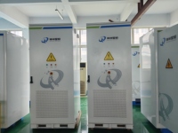 Système de stockage d'énergie solaire 90KWH 108KWH 216KWH Système d'énergie solaire hybride pour l'alimentation de secours en cas d'urgence