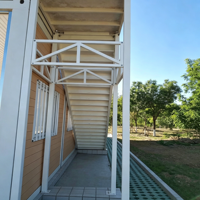 Maison conteneur démontable 2 étages 20 pieds, bureau préfabriqué, salon, auberge, villa, étanche, résistant au vent, approvisionnement direct usine, OEM ODM