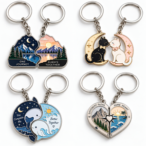 Llaveros de Pareja Personalizados de Esmalte, Diseño de Gato y Ballena Montaña Entrelazados, Llaveros a Juego con Forma de Corazón, Diseño de Dibujos Animados, Material de Aleación de Zinc - Product Image 1