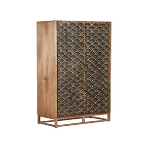 Armoire en bois avec portes à motifs géométriques |   Armoire de rangement avec base métallique, armoire de chambre à coucher de luxe - Product Image 2