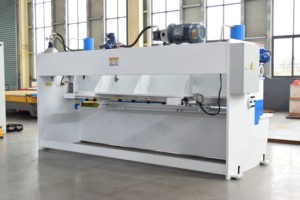 6 मिमी मोटाई मानसिक शीट काटने के लिए प्रत्यक्ष बिक्री स्वचालित धातु गिलोटिन शटर मशीन - Product Image 6