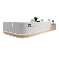 Bureau de réception moderne simple en bois pour immeubles de bureaux Caissier personnalisable Service de bienvenue Bureau de bar pour hôtels de luxe