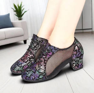 <span class=keywords><strong>Chaussures</strong></span> de danse latine en maille pour <span class=keywords><strong>femmes</strong></span> en gros avec semelles en caoutchouc durables pour les salles de danse moderne. <span class=keywords><strong>Chaussures</strong></span> de danse pour <span class=keywords><strong>femmes</strong></span>. <span class=keywords><strong>Chaussures</strong></span> pour <span class=keywords><strong>femmes</strong></span>. - Product Image 4
