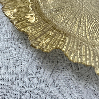 Assiette de Présentation Décorative Moderne en Plastique Doré de 13 Pouces avec Logo Personnalisé pour Mariages et Fêtes