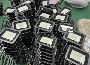 <span class=keywords><strong>2025</strong></span> mới IP65 không thấm nước sân vận động ngoài trời Đèn pha mỏng 30W 50W 100W 150W 200W dẫn ánh sáng lũ với chip SMD2835 - Product Image 3