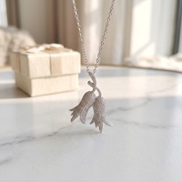 Collier Pendentif Lys du Val en Zircon de Luxe, Plaqué Rhodium, Cuivre Pavé, Fleur Clochette, Bijou Élégant pour Femme, Cadeau de Mariage Nuptial