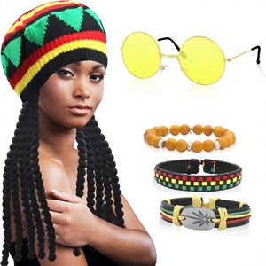 SOLPOP 5 pièces Accessoires <span class=keywords><strong>de</strong></span> fête <span class=keywords><strong>Rasta</strong></span> Cos : Chapeau avec dreadlocks noires, lunettes jaunes, 3 bracelets – Costume <span class=keywords><strong>de</strong></span> <span class=keywords><strong>déguisement</strong></span> Caraïbes - Product Image 1