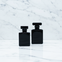 Flacon de parfum en verre rectangulaire noir vide de luxe OEM 50 ml 100 ml avec bouchon, vente en gros d'usine