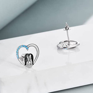 Mini orecchini a forma di cuore con pinguino per donna, graziosi gioielli per le orecchie a forma di animale - Product Image 2