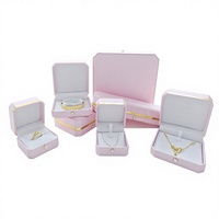 Individuelles Logo Fabrik-Ringschmuckbox-Set Premium-Leder-Schmuckbox-Verpackung Luxuriöse Schmuck-Geschenkbox Schmuckbehälter