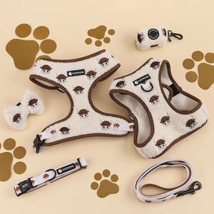 Harnais de luxe en velours pour chien de compagnie avec logo personnalisé Ensemble de collier de laisse Harnais pour chien durable Ensemble de harnais pour chien réglable personnalisé - Product Image 2