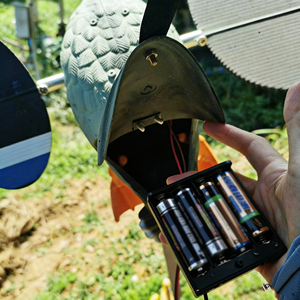 Décoy de chasse motorisé en plastique PE pour oiseaux aquatiques avec aile rotative, piquet métallique, attracteur de prédateurs aquatiques pour zones humides extérieures - Vente en gros - Product Image 5
