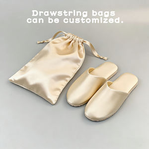 Pantoufles en satin avec plumes pour mariage, chaussons en soie personnalisables, adaptées au broderie et aux mariées - Product Image 2