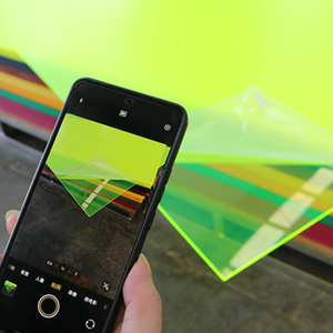 Feuille acrylique transparente sur mesure, plaque en plexiglas PMMA semi-transparente pour affichage LED - Product Image 5