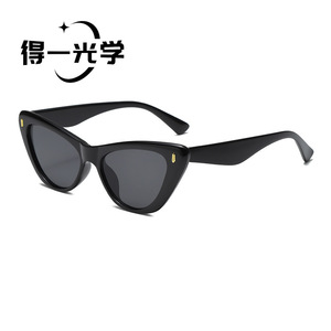แว่นกันแดดทรงแคทอาย De Yi Optics สีดำ UV400 กรอบ PC สำหรับทุกเพศ เหมาะสำหรับกิจกรรมกลางแจ้ง - Product Image 1
