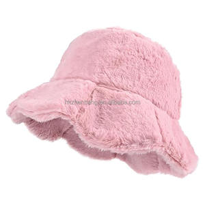 Chapeau seau en fausse fourrure pelucheuse HKZB pour l'hiver, doux, épais, chaud, avec bordure en feuille de lotus à volants, idéal pour les activités de plein air - Product Image 1