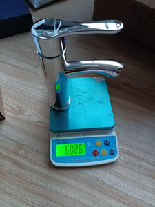 Nhà máy tapware phòng tắm bồn rửa lưu vực Mixer cổ điển hiện đại gốm nóng lạnh nước Mixer đánh bóng Mixer vòi Chrome - Product Image 6