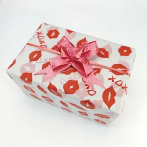 Rote Lippenstift-Geschenkpapier-Geschenk papierrollen zum Valentinstag