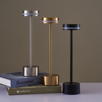 Lampes de table LED modernes de haute qualité à commande tactile en métal pour la décoration de la maison, restaurant - Alimentation AC/DC en aluminium pour chevet et bar