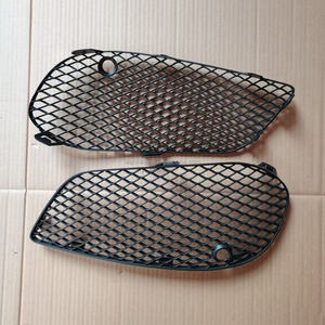 2058852523 2058852623 ชุดไฟตัดหมอกกระจังหน้านำเข้า W205 C200 อะไหล่ตัวถังรถยนต์ W205 C200 C260 C280 C300 สำหรับรถยนต์เมอร์เซเดส - Product Image 2