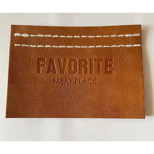 Étiquettes de bagages en cuir personnalisées avec monogramme / Étiquettes en cuir marron avec logo noir en relief / Patchs en cuir pour jeans/vêtements - Product Image 6