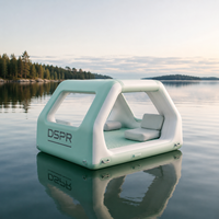 Catamaran gonflable commercial avec île-bar flottante pour la location en milieu de plage ou de parc aquatique