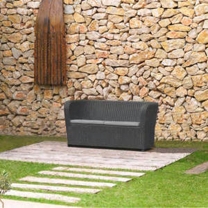 Elegante Divano da Giardino Contemporaneo a Due Posti in Polipropilene Riciclato, Design Sostenibile - Product Image 4