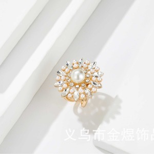 Hebilla de Flor de Aleación Dorada con Perla y Cristal para Anillos de Accesorios de Ropa - Product Image 2