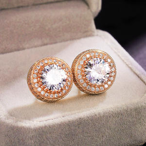 Orecchini a lobo E679 in oro bianco con diamanti taglio brillante rotondo, montatura circolare, gioielli raffinati da donna - Product Image 5