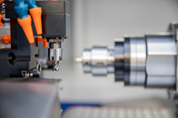Tour CNC automatique de type suisse à technologie japonaise avec système de contrôle Fanuc à double broche 6 axes