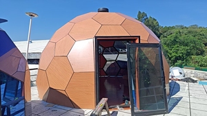 Tienda de cúpula geodésica con energía solar respetuosa con el medio ambiente Glamping Weekend para eventos de lujo al aire libre - Product Image 4