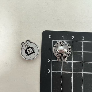 Accessoires de bricolage en métal pour artisanat : pendentifs, pinces à cheveux, breloques de marque de créateur, breloques pour étuis - Product Image 2