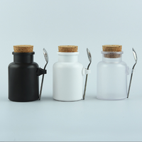 Bouteille de sel de bain ronde carrée en plastique noir blanc transparent givré de 100g 200g 300g 500g avec bouchon et cuillère en bois pelle en acier