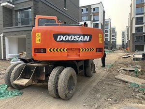 Excavadora de Ruedas Usada Doosan DH150W-7 de 15 Toneladas, Excavadora Hidráulica Coreana Original a Bajo Precio para Construcción - Product Image 3