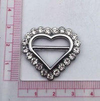 Boucle à ardillon en alliage de zinc de qualité durable, 11 mm, en forme de cœur, avec strass, couleur or, accessoires de chaussures pour femmes