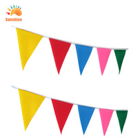 Impression numérique de drapeau de bannière de fanion de couleur de taille personnalisée en gros pour la décoration de fête d'anniversaire de thème de carnaval d'ouverture de centre commercial