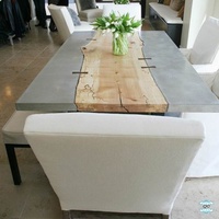 Table de repas extérieure minimaliste en béton avec bancs, design moderne et durable pour jardin et terrasse