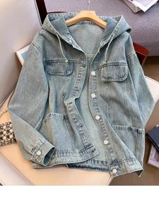 A Women'S Vintage-Style Denim Jacket, <b>Light</b>-Colored And Loose-Fitting with Front Button Closure, Denim Hoodie, Casual Wear - Product Image 2