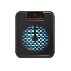 HF-670新设计的Boombox 6.5英寸扬声器小TWS塑料扬声器与七彩灯