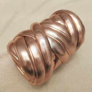 Lüks Metalik Kalın Tüp İplik 1000g Jumbo Skein %100 Polyester Büyük Ev Dekorasyonu Halıları ve Yastıkları için - Product Image 2