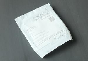 ضمادات طبية معقمة غير سامة وغير أيونية وغير مسببة للحساسية، ماصة للسوائل، مصنوعة من القطن 100٪ غير المنسوج، مربعة الشكل، من الفئة الأولى بشهادة CE - Product Image 4