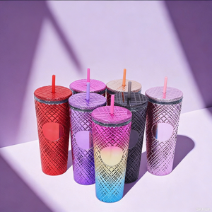 Vaso de Plástico de 710 ml con Pajita - Product Image 3