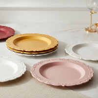 Assiettes jetables en plastique à bordure décorative en dentelle pour buffets, traiteurs, tables de mariage et fêtes