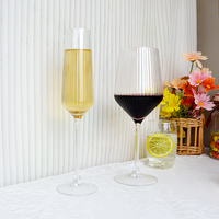 Ensemble de verres à vin et flûtes en verre côtelé de qualité supérieure - Sans BPA, sans danger pour les aliments, passe au lave-vaisselle, couleur et logo personnalisés - Vente en gros