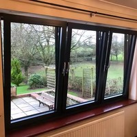 Fenêtre à battant horizontale en alliage d'aluminium avec cadre en acier inoxydable pour villas graphique magnétique disponible