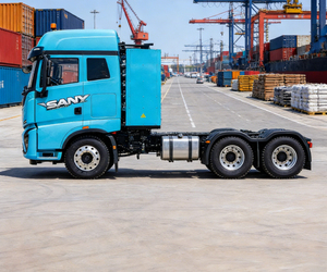 Tracteur routier Sany 6x4 à énergie nouvelle, haute efficacité, faible consommation d'énergie pour les transitaires - Product Image 2